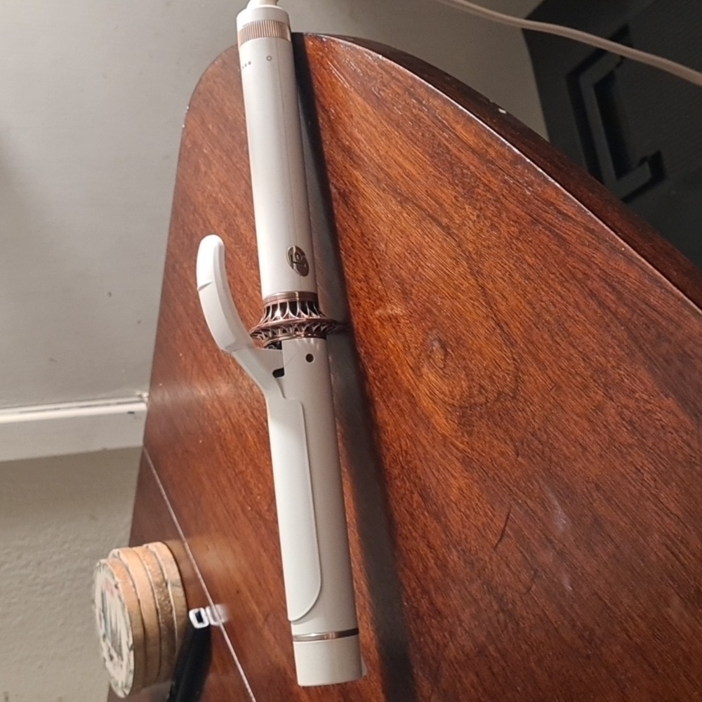 T3 Professional Ceramic Styling Iron
